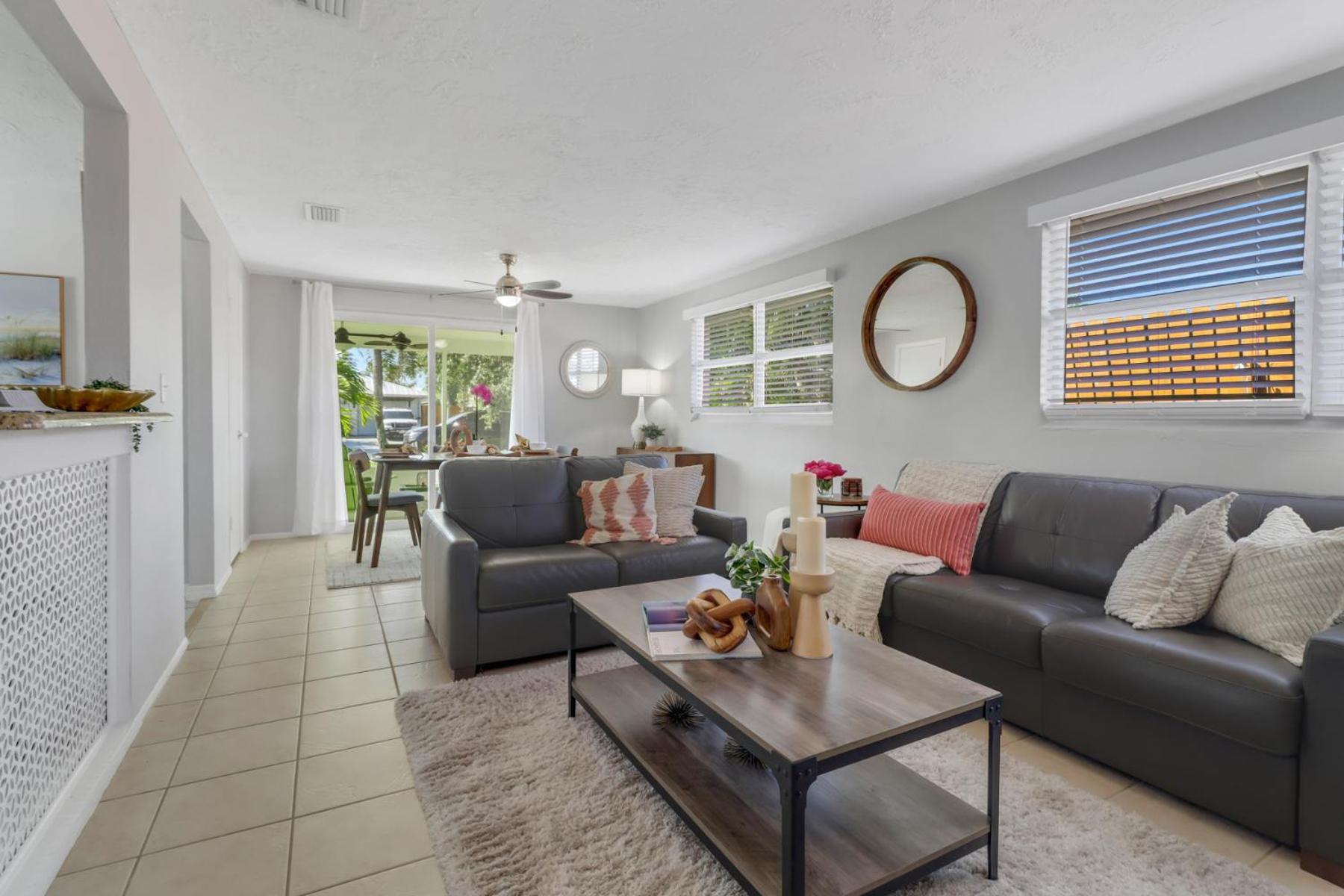 Little Beach House W/ Pool&Spa - 5 Minutes To Vanderbilt Beach North North Naples Kültér fotó